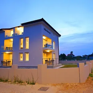 https://apartments-villa-navis.hotelinzadar.com