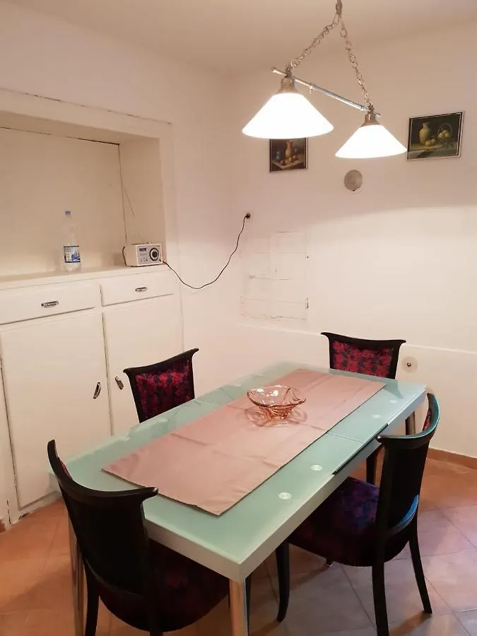 Apartman Pem Pula 0*,  Kroatië