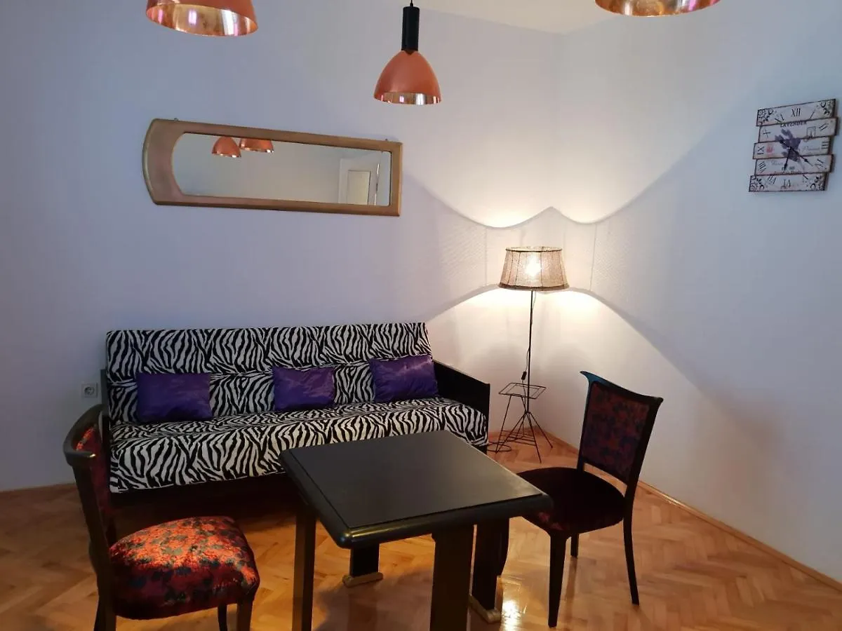 Apartman Pem Pula 0*,  Kroatië